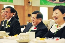 [포토] 신천지 맛디아지파 하늘문화 공연에 즐거워하는 이만희 총회장