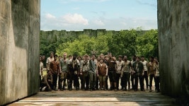 [리뷰] 할리우드 라이징 스타들의 숨 막히는 미로게임… 영화 