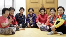 신천지부산교회, 경로당 벽지 교체 봉사