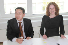 ㈜네오팜, 덴마크 제약회사 레오파마와 스킨케어 제품 공급 나서