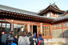 백인제 가옥 안채 구경하세요