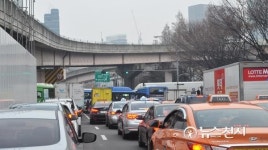 서울역 고가도로 밑은 지금…