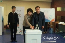 더민주 이찬열 수원갑 후보, 사전투표 참여