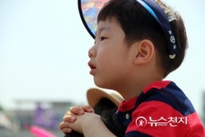 공연 볼 때, 아빠 목이 딱이야