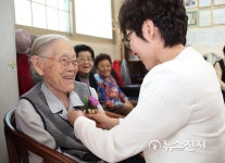 [수원] 신천지봉사자가 최고…남 같지 않은 효자‧효부