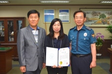 [인천] 연수경찰서, 보이스피싱 피해 막은 은행원에 감사장