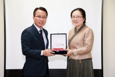 정승현 안산시부의장, 문해교육 공로 감사패 받아