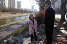 [안산] 김진희 시의원, 안산천 편익시설 보강 현장 방문