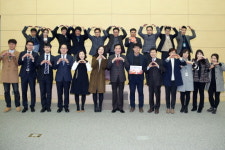 이낙연 전남도지사 지역출신 사업가 영웅 칭찬