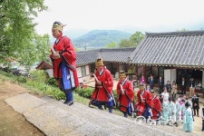 [천안] 목천향교, 석전대제 봉행 헌관 입장