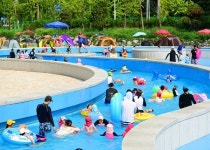 [안산] 무더위야 가라… 호수공원 야외수영장 8일 개장