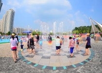 [안산] 무더위야 가라… 호수공원 야외수영장 8일 개장