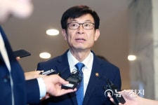 김상조 위원장 10월까지 프랜차이즈 혁신방안 마련해달라