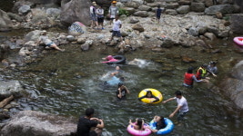 [구례] 지리산 피아골 계곡, 폭염 속 물놀이 피서객