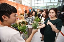 환경재단-ING생명, 미세먼지해결 업무협약… 12월까지 오렌지팜 캠페인 전개