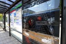 정류장에서 만난 작품