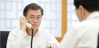 文대통령, 프랑스·호주 정상과 잇단 통화… 북핵 대응 방안 논의