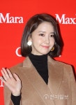 [포토] 소녀시대 윤아 갈색 코트가 어울려