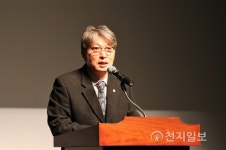 제123주년 동학농민혁명 기념 학술대회서 축사하는 유진섭 정읍시의회 의장