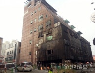 흉물로 변한 제천 화재 건물