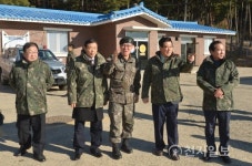 충남도의회 윤석우 의장, 서천지역 군부대 찾아 위문