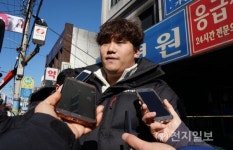 [밀양세종병원화재] 최초목격자 제발 살려 달라 애원하고 일부는 뛰어내렸다