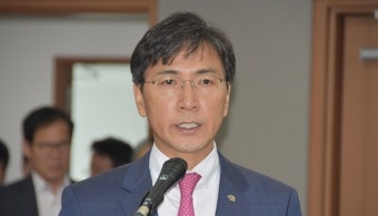 '성폭행 의혹' 안희정, 기자회견… 어떤 내용 말하나