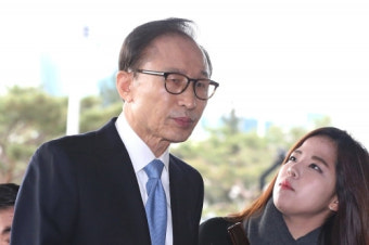 혐의 모르쇠 일관 MB… 검찰, 구속영장 카드 꺼낼까