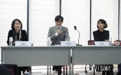 백남준아트센터 기획전 웅얼거리고 일렁거리는 전시 개막