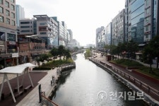 [인천] 청라 호수공원 4월부터 수상 레포츠 허용