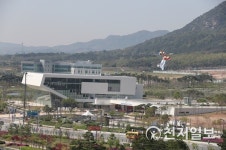 충남도서관 개관… 충남 지식 정보의 중심 활짝