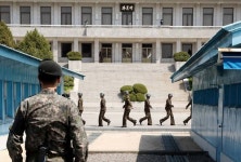 [남북회담 D-1] 김정은 MDL 넘는 순간 시작… 미리보는 27일 판문점