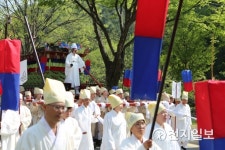 영월 단종제… 국장 재현 행사