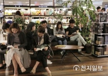 [2018 상반기 서점가 이슈] 독서인 심장 강타한 도서·키워드는?