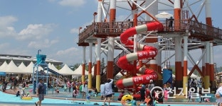 신나지만 아찔한 사계절 썰매장