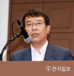 펜의 자리, 칼의 자리 출판기념회에 참석한 김종대