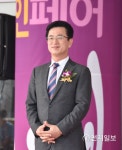 2018 대전국제와인페어 개막… 허태정 대전시장의 와인 빛 미소