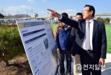 이성인 부시장, 캠프 라과디아 체육공원 현장 점검