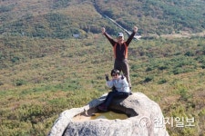 [지역명소] 금빛 우물과 치유의 숲길 품은 부산 금정산을 찾다