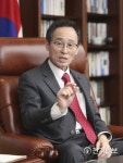 [인터뷰] 송하진 전북도지사 경험과 성과로 지역경제 혁신에 전력 쏟겠습니다