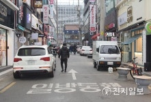 구미시 문화로, 역주행에 쓰레기까지… 이용객들 원성
