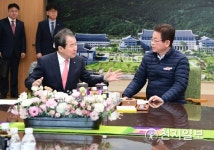 김충섭 김천시장, 이철우 도지사 만나 현안 건의
