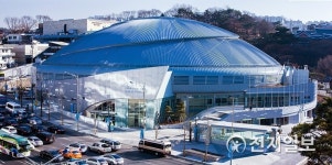 장충체육관 재개장 4년 관객 100만명 돌파