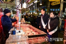 부산진구의회, 설맞이 전통시장 이용 활성화 위해 발 벗어
