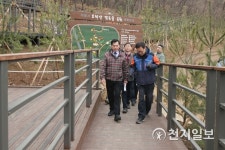 김상돈 의왕시장, 모락산 둘레길 현장 점검