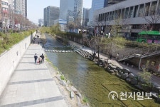 [지하철 역사문화 여행②] 종로 입구 1호선 종각역, 사통팔달 도성 중심지