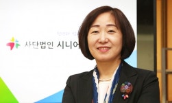 [피플&포커스] 신향숙 시니어벤처협회장 시니어와 청년이 동행하는 세상… 시니어창업허브센터로 꿈꾼다