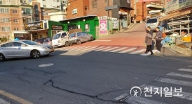 [이슈in] 전포동 재개발지 차선변경에 주민-시공사 충돌… 안전우선 복구 vs 공사기간 부족