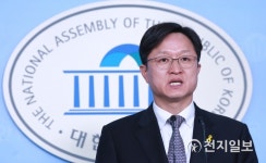 현안 브리핑하는 강병원