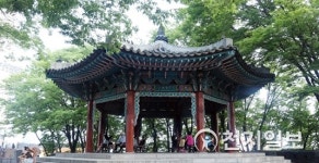 [지하철 역사문화 여행⑧] 서울이 한눈에… 4호선 명동역에서 남산 오르자